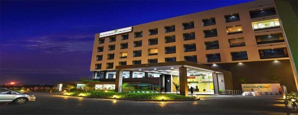 Hotel Narayani Heights, Ahmedabad Exterior foto