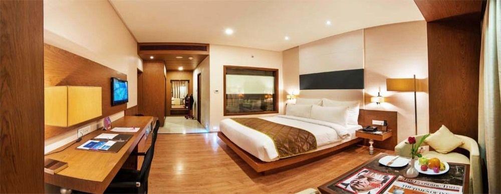 Hotel Narayani Heights, Ahmedabad Exterior foto