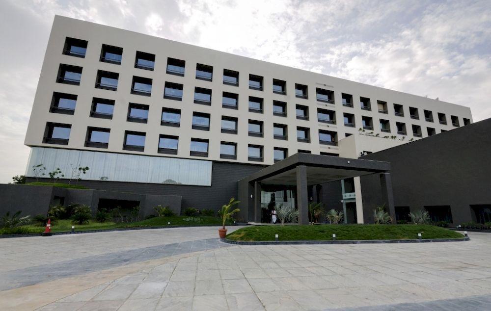 Hotel Narayani Heights, Ahmedabad Exterior foto