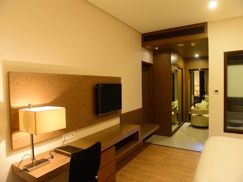 Hotel Narayani Heights, Ahmedabad Exterior foto